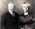 Heny and Hannah &lrm;(Nix)&lrm; Pinnow